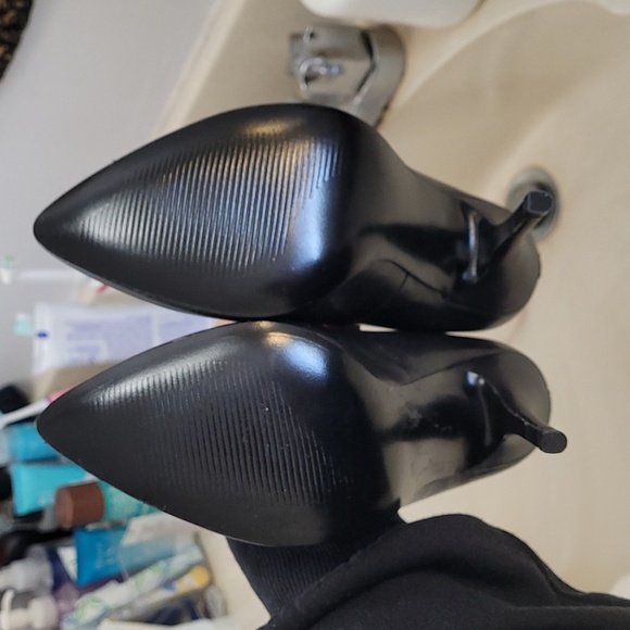 Steve madden pointed toe - black pumps - size 5.5 - Picture 3 of 5